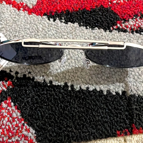 ‼️‼️SALE‼️‼️NWT Blue Gem Sunglasses - Picture 5 of 6
